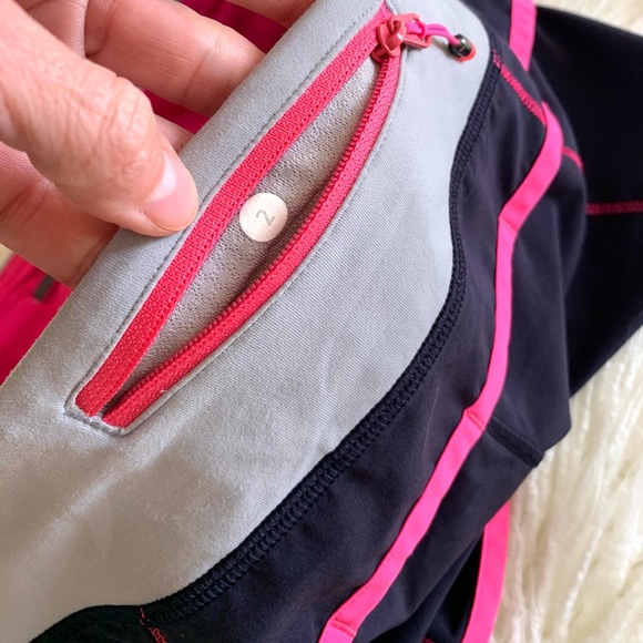 EUC✨Lululemon Speed Up Shorts - Picture 6 of 11